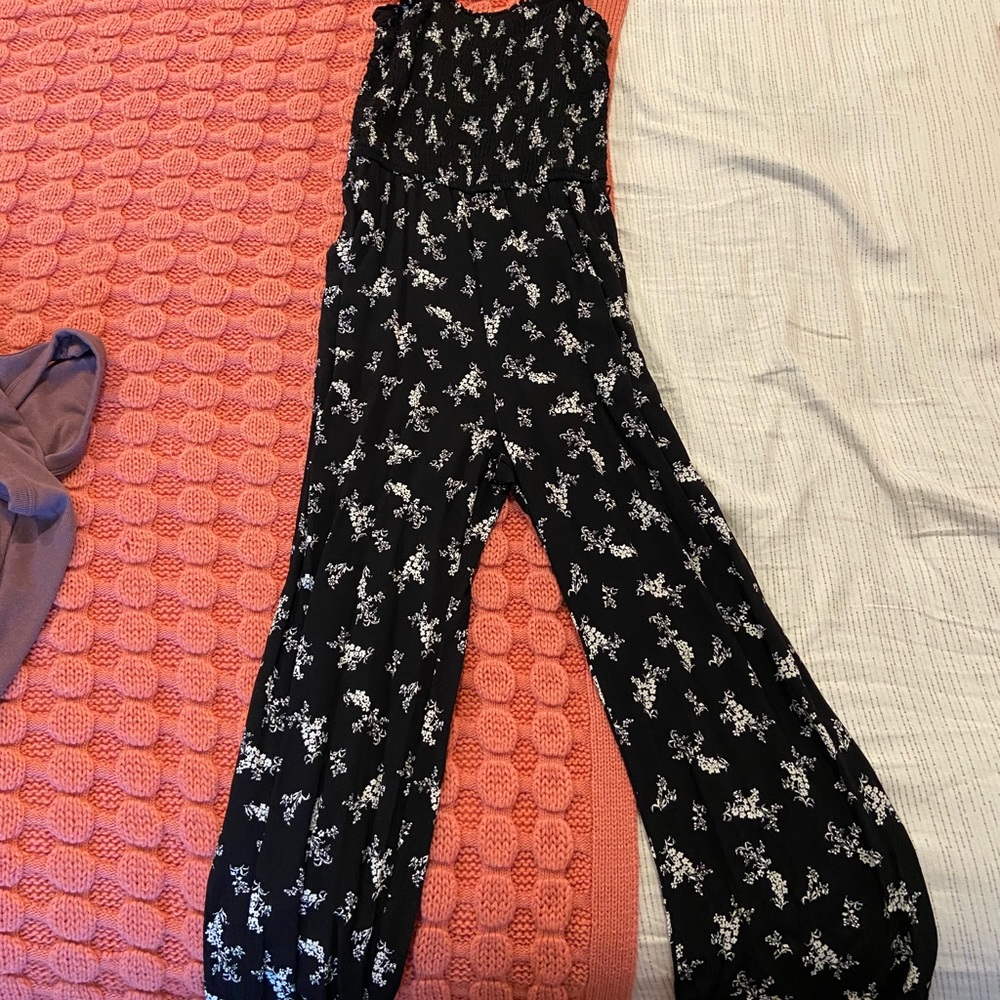 Abercrombie shirted top jumpsuit! Super cute and perfect for summer. 🤩☀️☀️